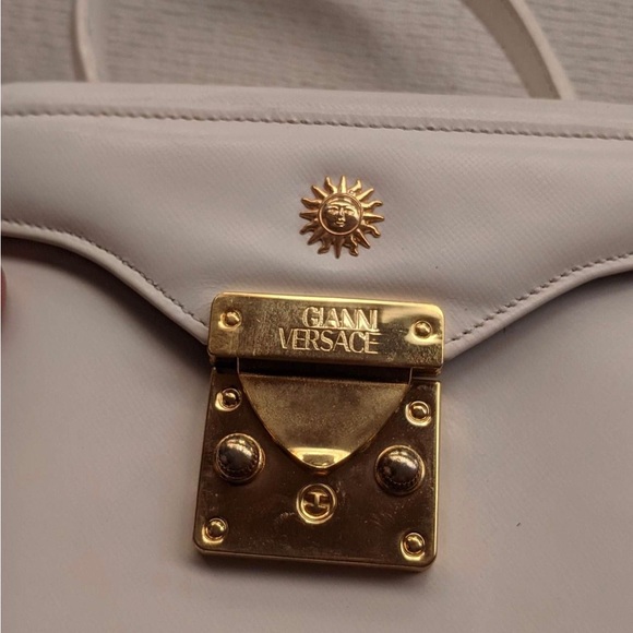 👜 VERSACE BEAUTIFUL VANITY BAG 👜💯 authenticb -  PRICE FIRM ✌️ - Picture 8 of 13